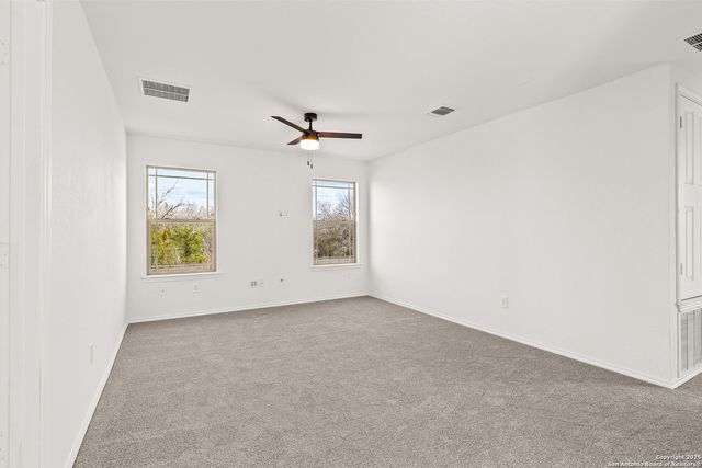 561 Dusty Emerald, Universal City, TX 78148