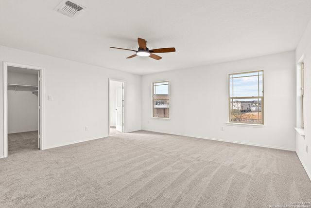 561 Dusty Emerald, Universal City, TX 78148