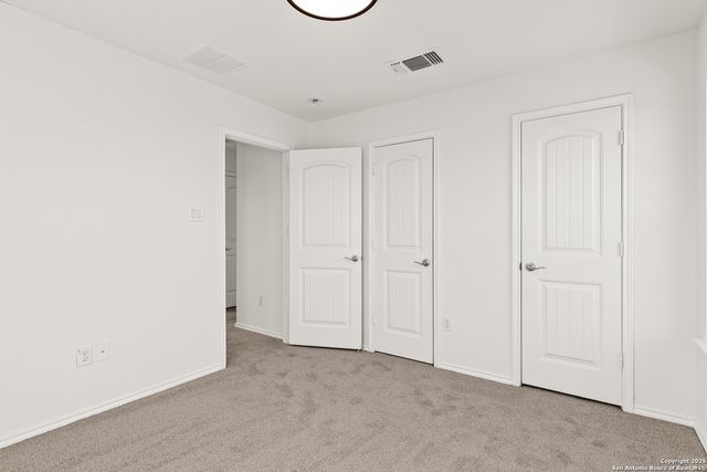 561 Dusty Emerald, Universal City, TX 78148