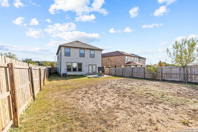 561 Dusty Emerald, Universal City, TX 78148