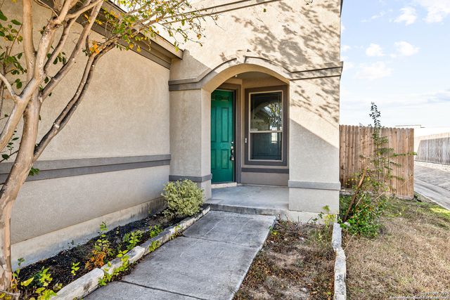 561 Dusty Emerald, Universal City, TX 78148