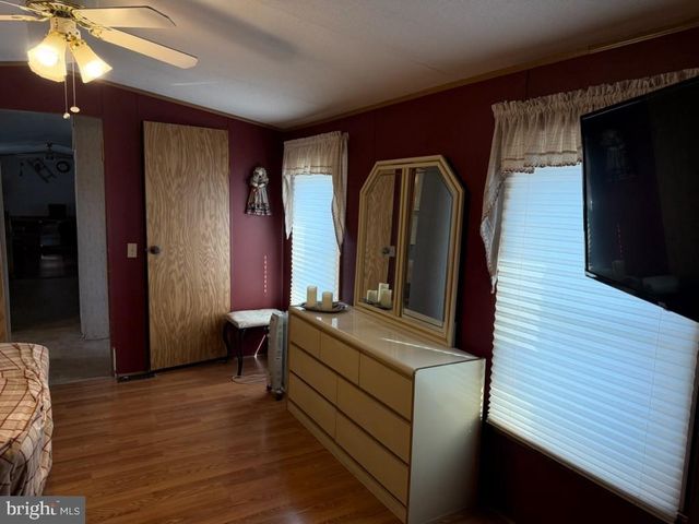 10 S GREEN ACRES CIR, Akron, PA 17501