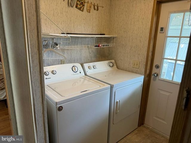 10 S GREEN ACRES CIR, Akron, PA 17501