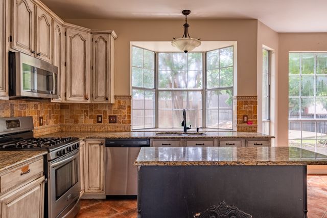 2125 Branchwood, Grapevine, TX 76051