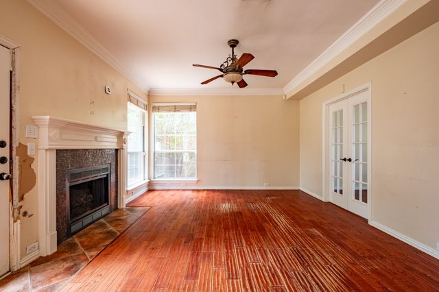 2125 Branchwood, Grapevine, TX 76051