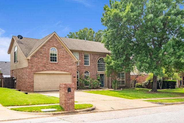 2125 Branchwood, Grapevine, TX 76051