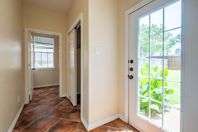 2125 Branchwood, Grapevine, TX 76051