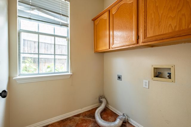 2125 Branchwood, Grapevine, TX 76051