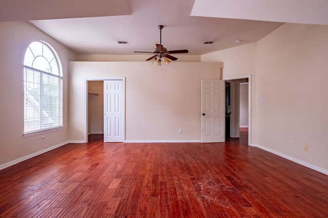 2125 Branchwood, Grapevine, TX 76051