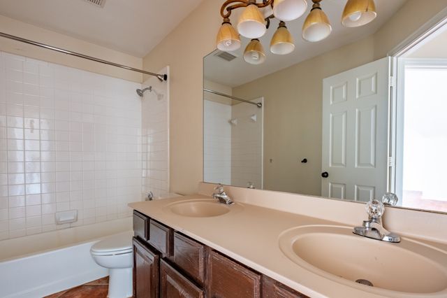 2125 Branchwood, Grapevine, TX 76051