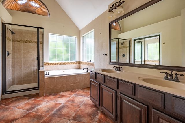 2125 Branchwood, Grapevine, TX 76051