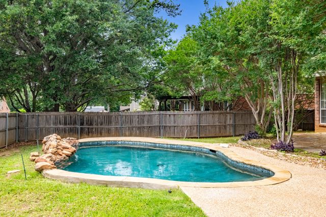 2125 Branchwood, Grapevine, TX 76051