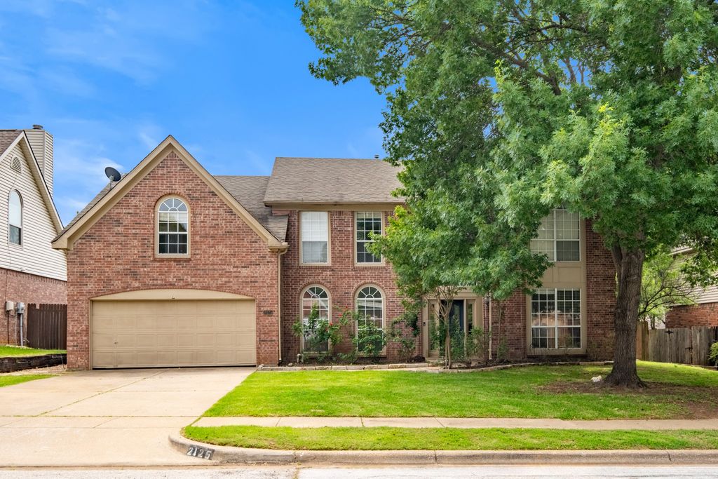 2125 Branchwood, Grapevine, TX 76051