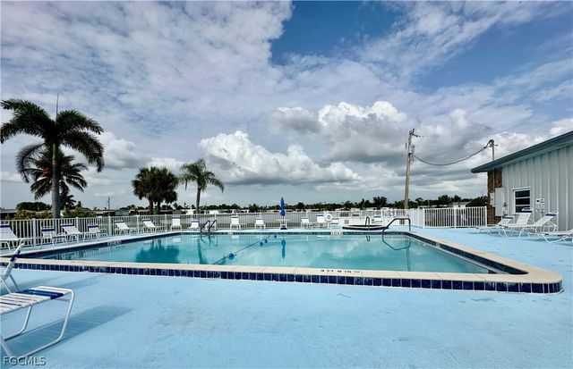 3165 Bunny Run DR, North Fort Myers, FL 33917