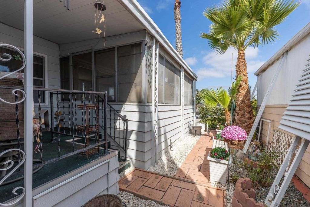 718 Sycamore Ave 202, Vista, CA 92083 — photo 5