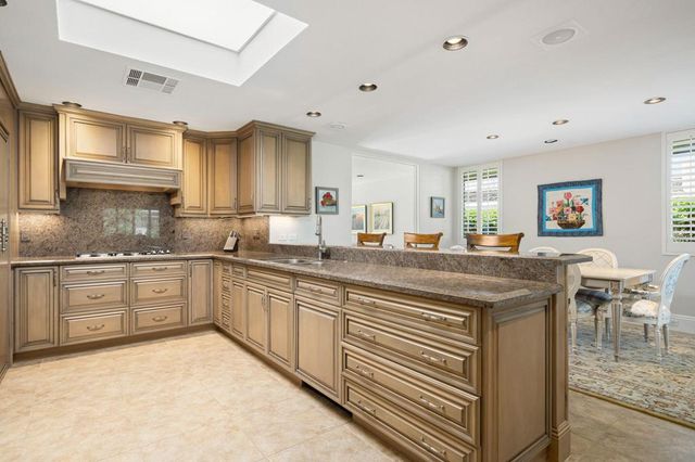 6 Oxford Court, Rancho Mirage, CA 92270