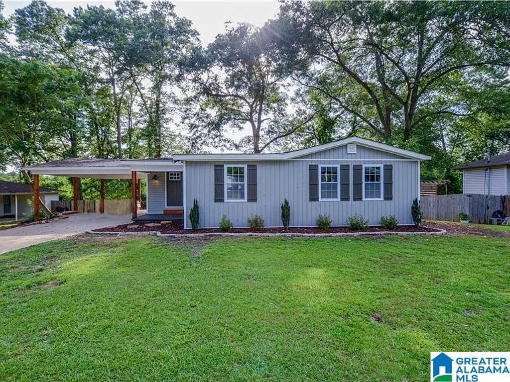 5190 NORTHCREST DRIVE, Northport, AL 35473
