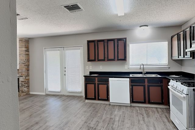 5815 Brambletree, San Antonio, TX 78247