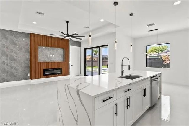 1809 SW Trafalgar PKWY, Cape Coral, FL 33991