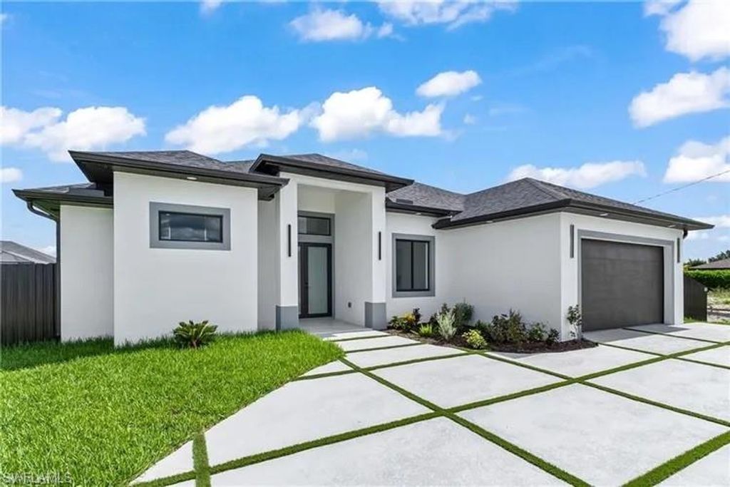 1809 SW Trafalgar PKWY, Cape Coral, FL 33991