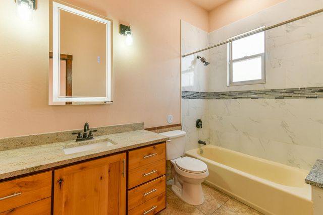 8024 Canoncito Drive NW, Albuquerque, NM 87120
