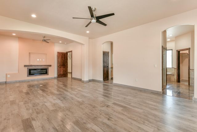 8024 Canoncito Drive NW, Albuquerque, NM 87120