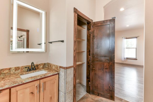8024 Canoncito Drive NW, Albuquerque, NM 87120