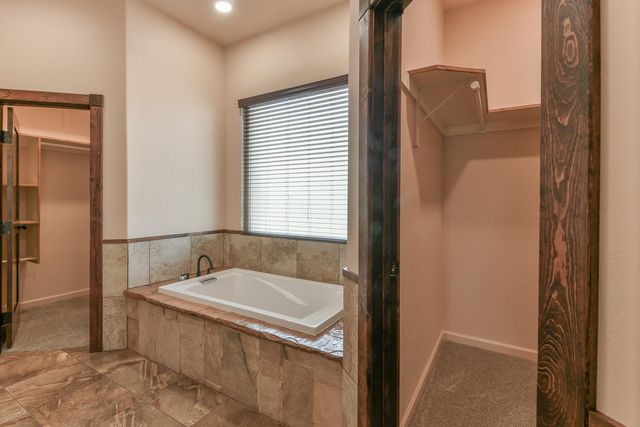 8024 Canoncito Drive NW, Albuquerque, NM 87120