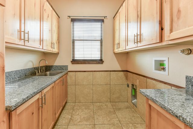 8024 Canoncito Drive NW, Albuquerque, NM 87120