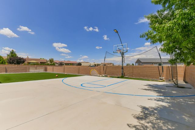8024 Canoncito Drive NW, Albuquerque, NM 87120
