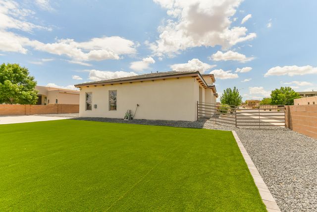 8024 Canoncito Drive NW, Albuquerque, NM 87120