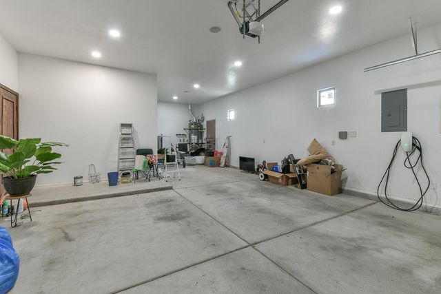 8024 Canoncito Drive NW, Albuquerque, NM 87120
