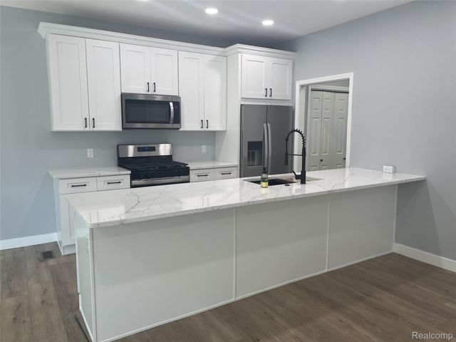 3175 OAKRIDGE Drive, Highland Twp, MI 48356