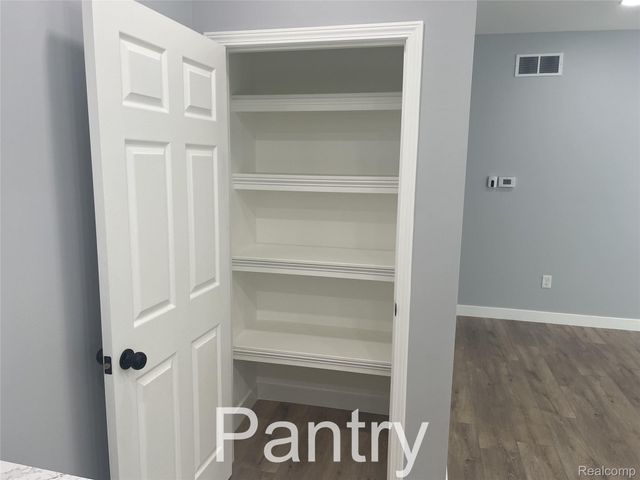 3175 OAKRIDGE Drive, Highland Twp, MI 48356