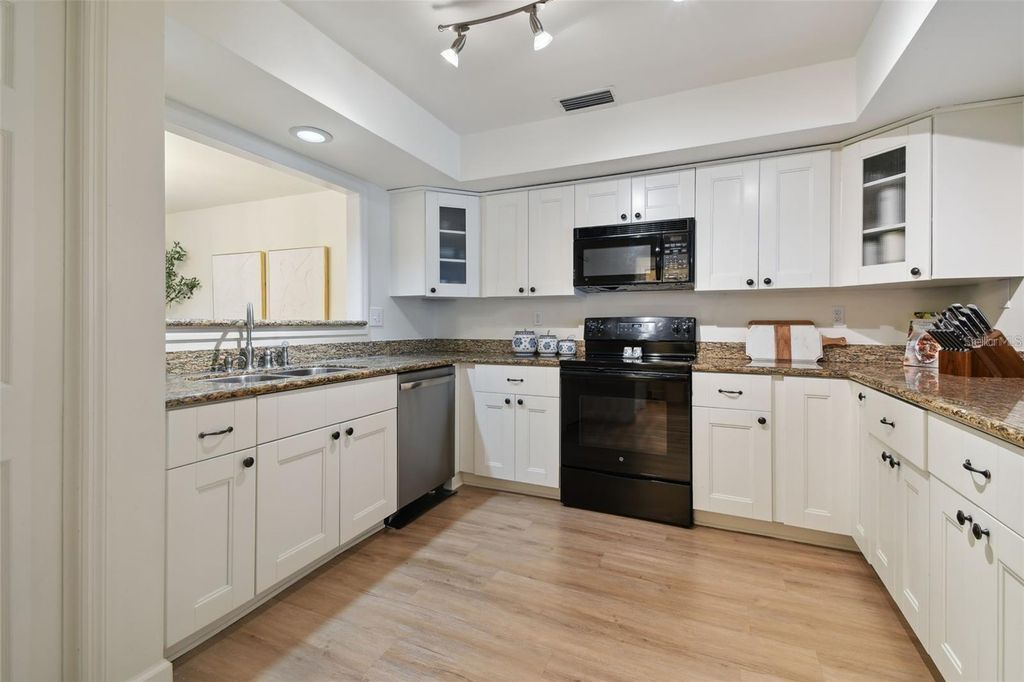 Image 11 of property listing at 4835 W FLAMINGO ROAD, Tampa, FL 33611