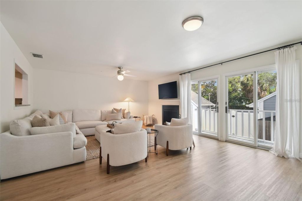 Image 17 of property listing at 4835 W FLAMINGO ROAD, Tampa, FL 33611