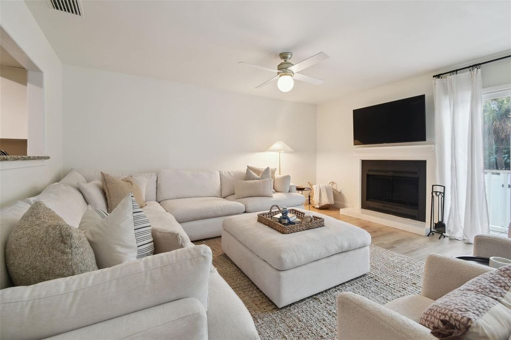 Image 19 of property listing at 4835 W FLAMINGO ROAD, Tampa, FL 33611