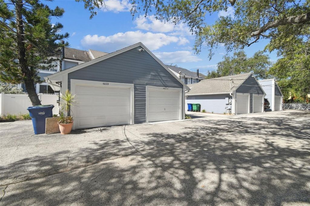 Image 41 of property listing at 4835 W FLAMINGO ROAD, Tampa, FL 33611