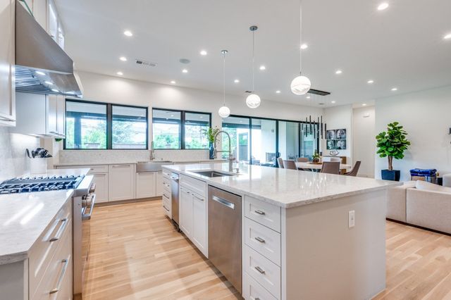 3918 Lively Lane, Dallas, TX 75220