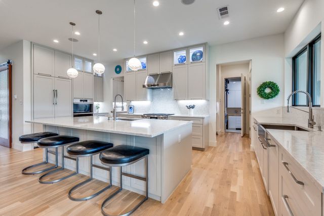 3918 Lively Lane, Dallas, TX 75220