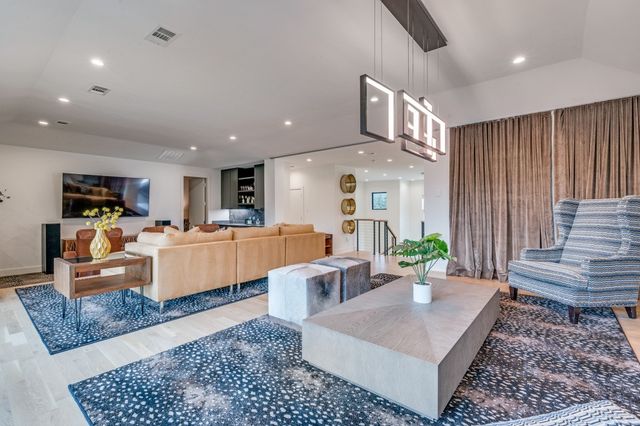 3918 Lively Lane, Dallas, TX 75220