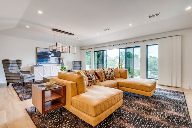 3918 Lively Lane, Dallas, TX 75220