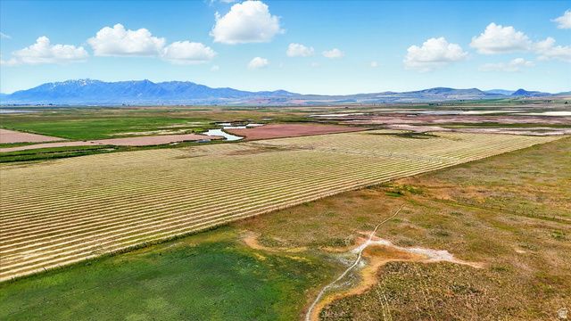 7605 N 2400 W, Amalga, UT 84335