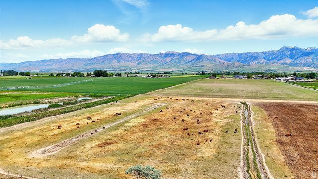 7605 N 2400 W, Amalga, UT 84335