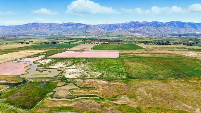 7605 N 2400 W, Amalga, UT 84335