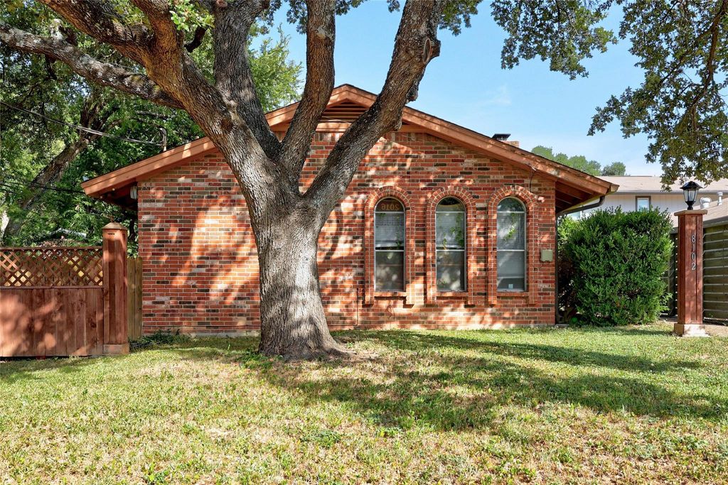 8102 Ceberry DR B, Austin, TX 78759