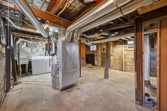 2926 Milwaukee Street, Madison, WI 53704