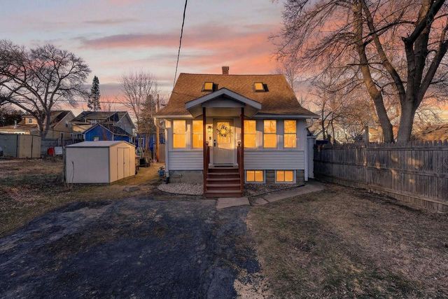 2926 Milwaukee Street, Madison, WI 53704