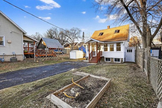 2926 Milwaukee Street, Madison, WI 53704