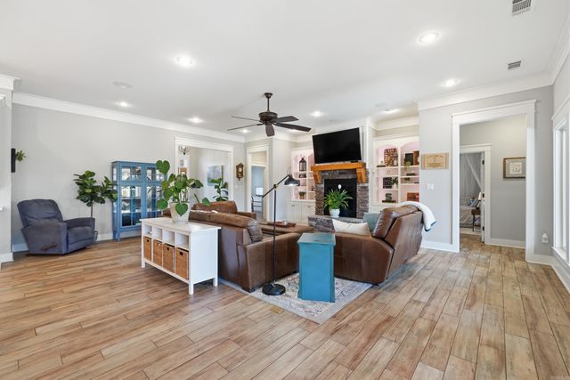 15 S Springhill Lane, Greenbrier, AR 72058